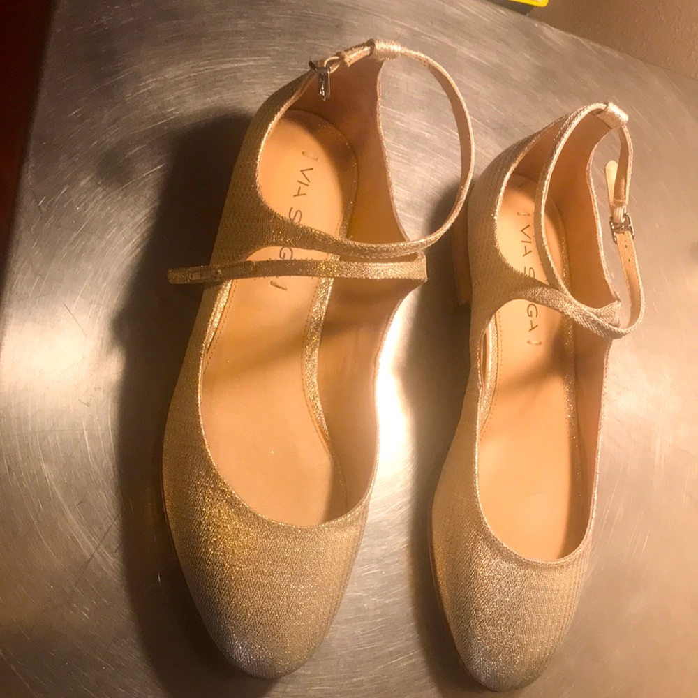 NWOT Via Spiga Ballet flats with ankle strap.